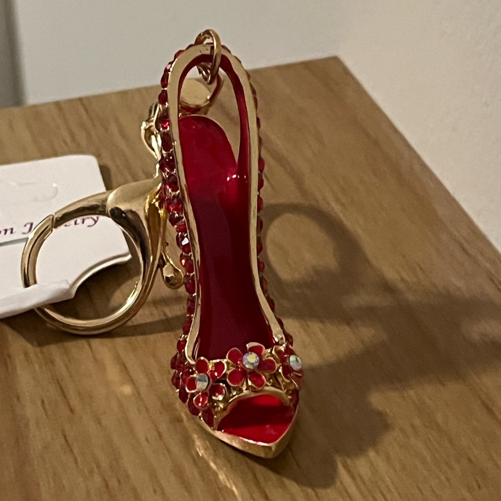 Elegant Gold Plated Rhinestone Keychain - Picture 1 of 3